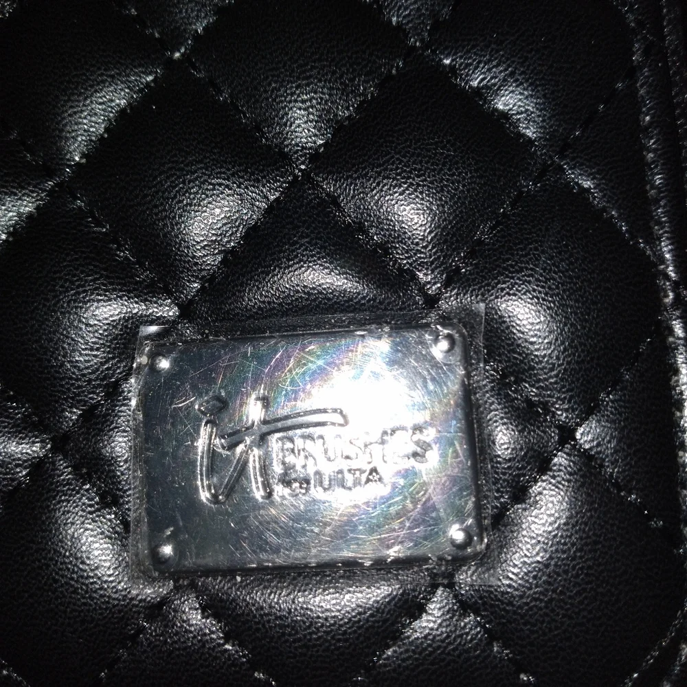 Nwot It cosmetics makeup brush case